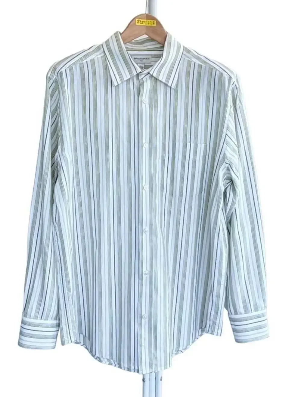 Banana Republic Men's Long Sleeve Button-Down Dress Shirt in Green & White Strip